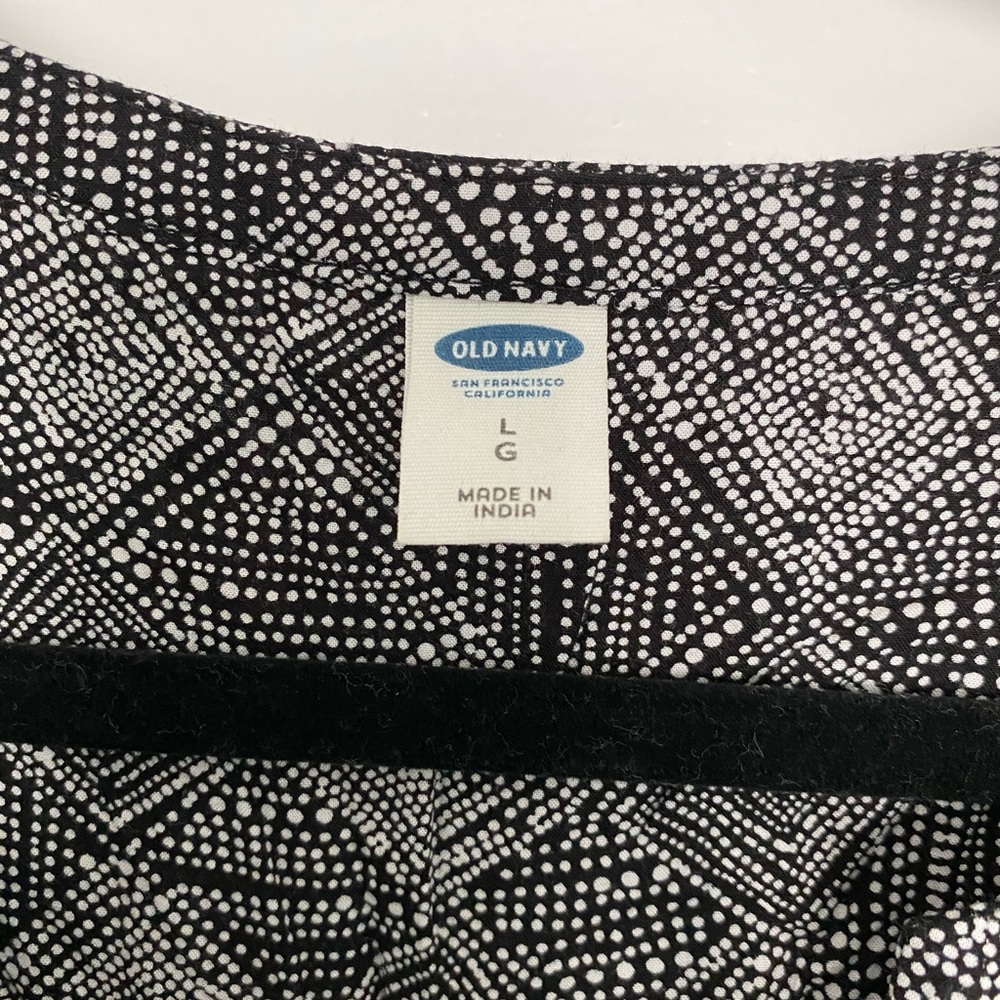 Old Navy Geometric Blouse - Picture 4 of 5